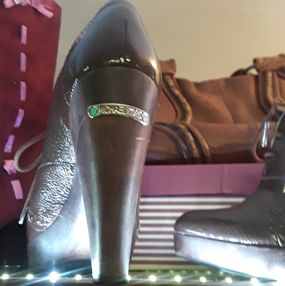 Shoes - Picture 2 of 2